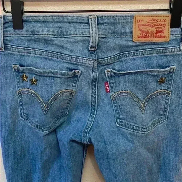 LEVI’S Women’s Distressed Embellished Jeans - Picture 8 of 8